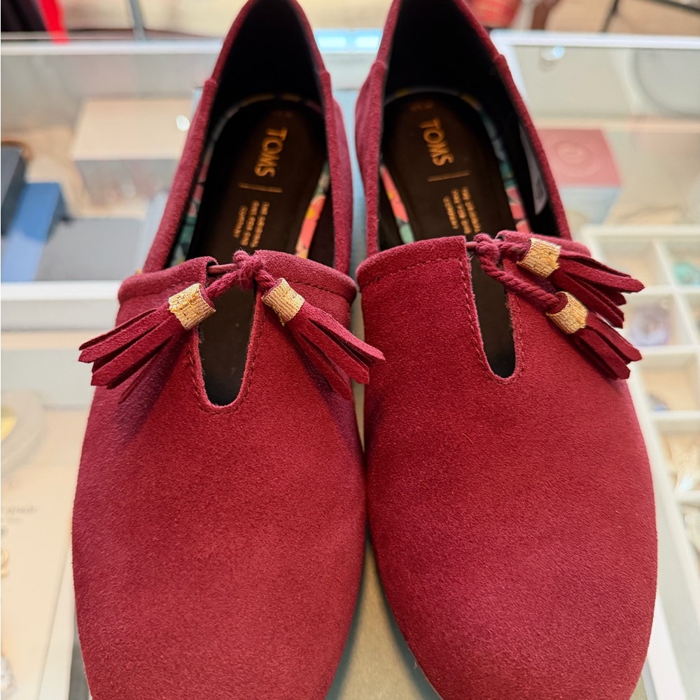 Toms Women's Burgundy Suede Tassel Flats
